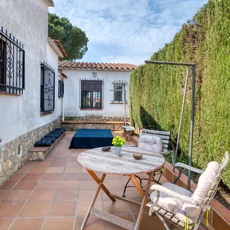 Lluisa Holiday home *